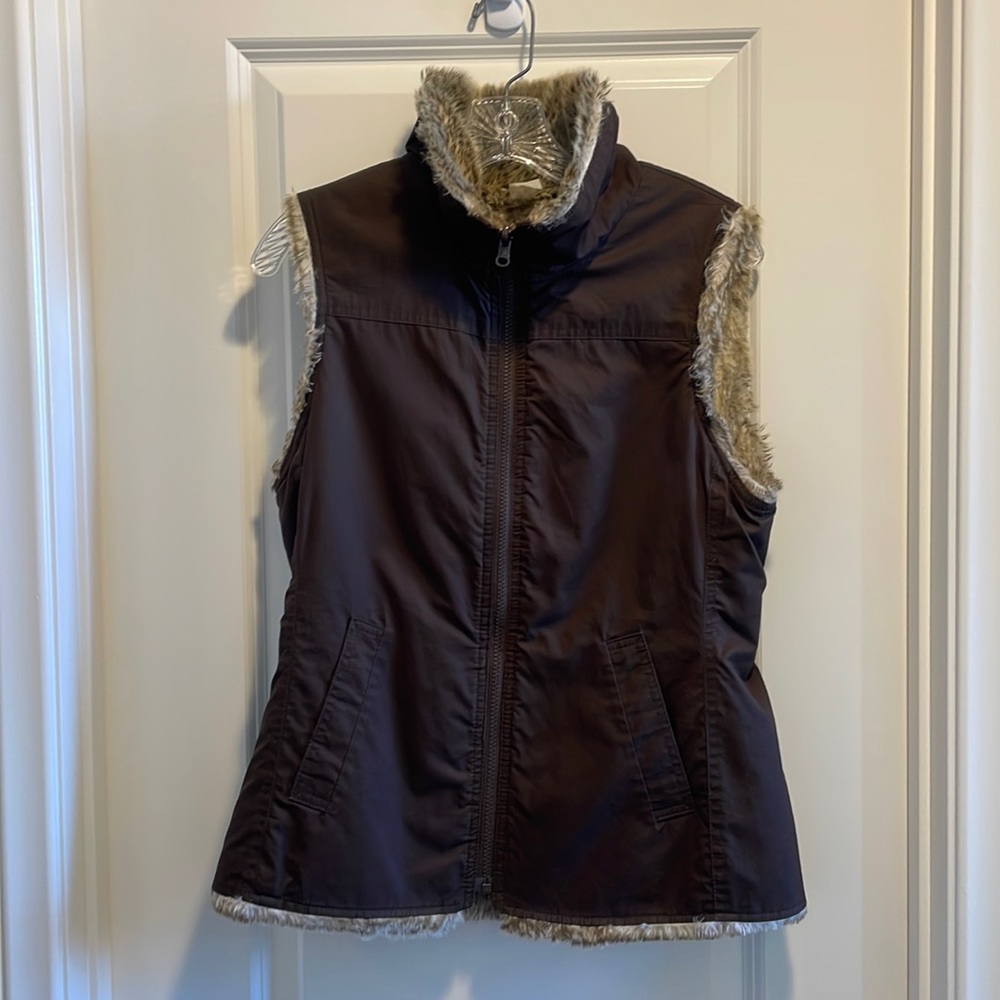 Gap Outlet faux fur vest size S